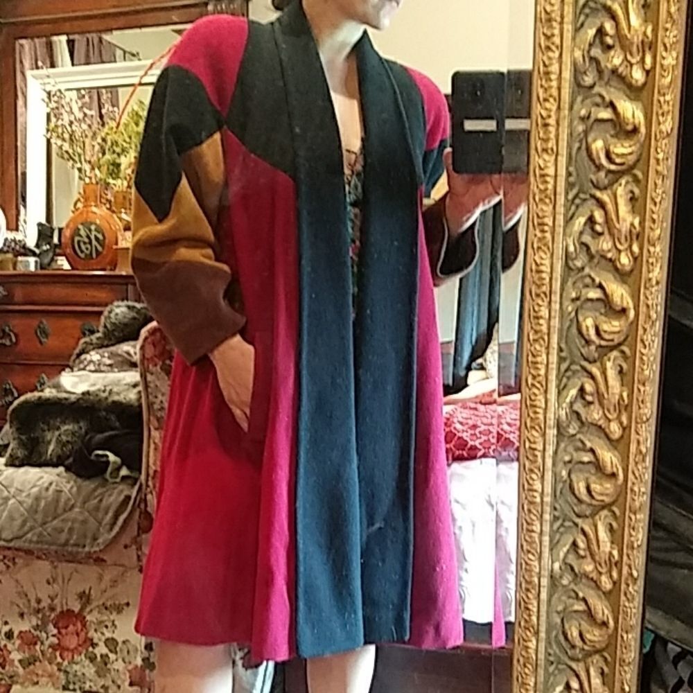 Coat    - Picture 5 of 8